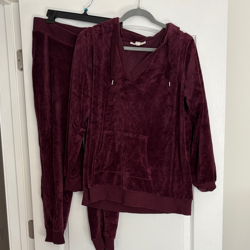 Jessica Simpson Maroon Maternity Top & Pants - Velour Track Suit Style